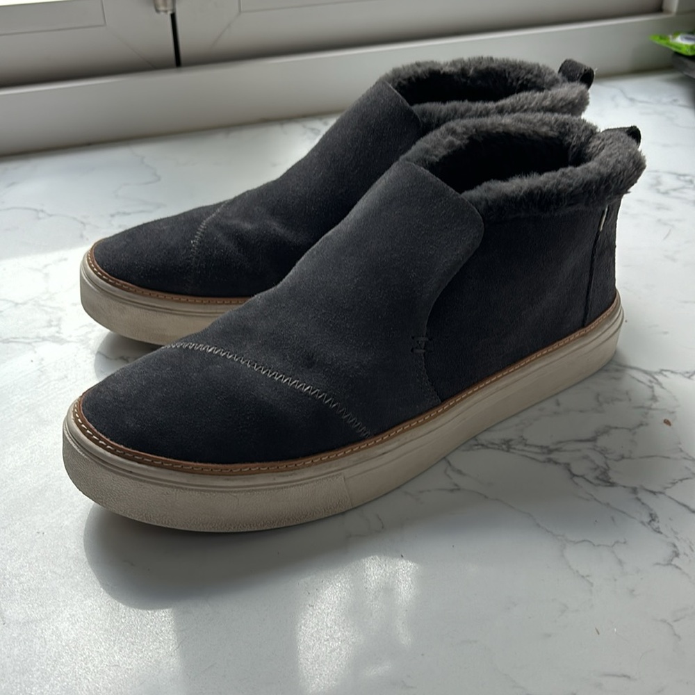 Toms Black Ankle Boots with White Sole